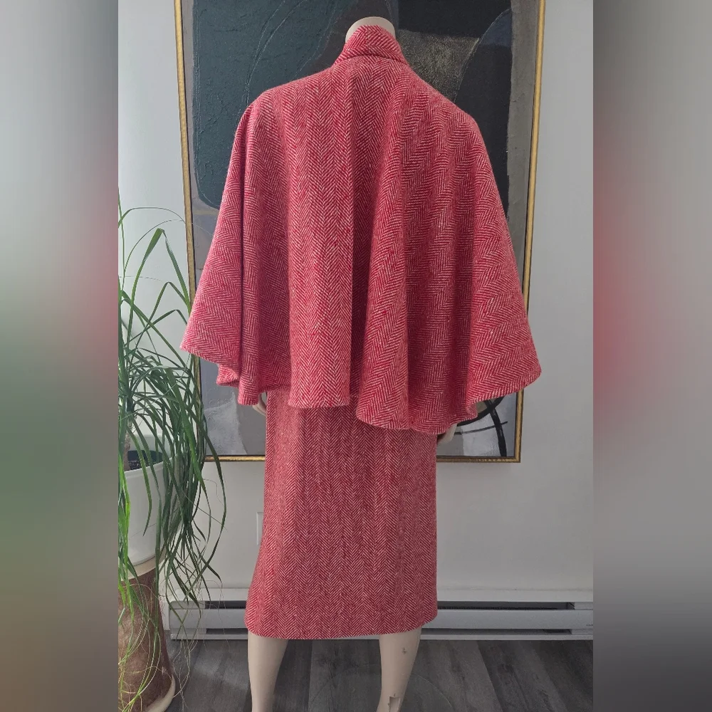 Vintage | Herringbone Tweed Cape and Skirt Set - Picture 4 of 14